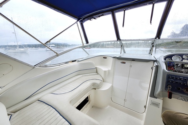 28ft Bayliner Yacht For Sale
