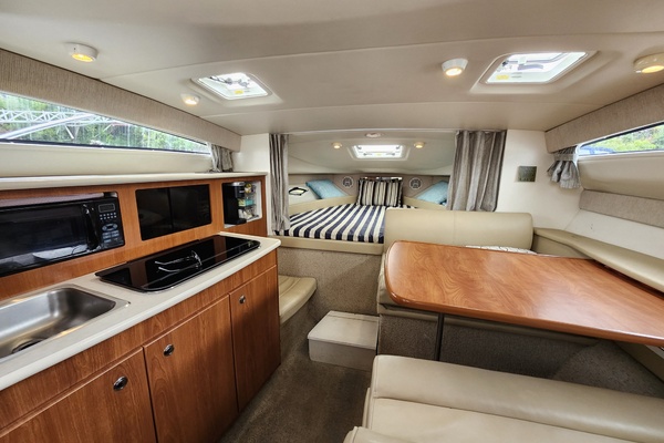 28ft Bayliner Yacht For Sale