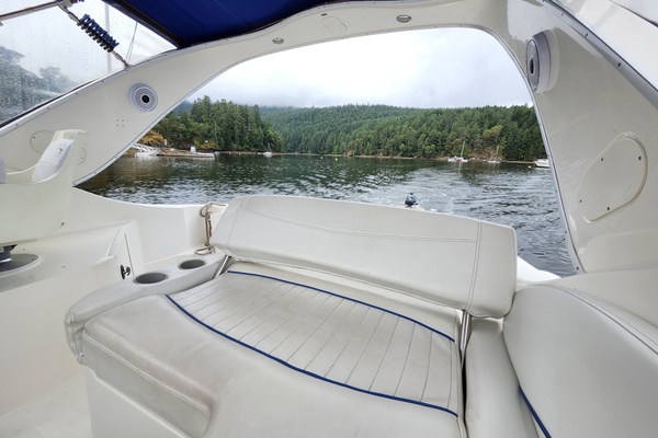 28ft Bayliner Yacht For Sale