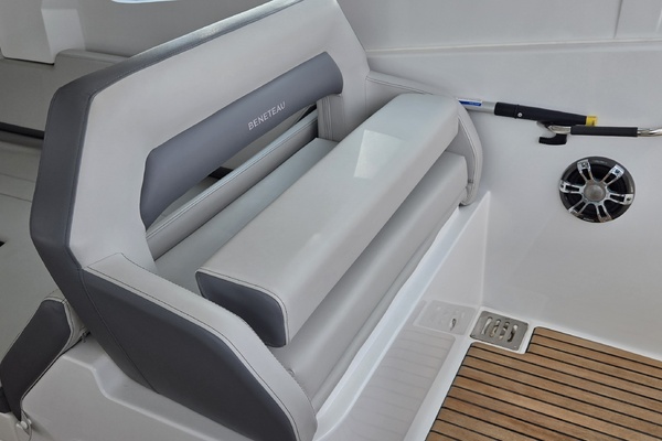 NEVER GIVEN 32ft Beneteau Yacht For Sale
