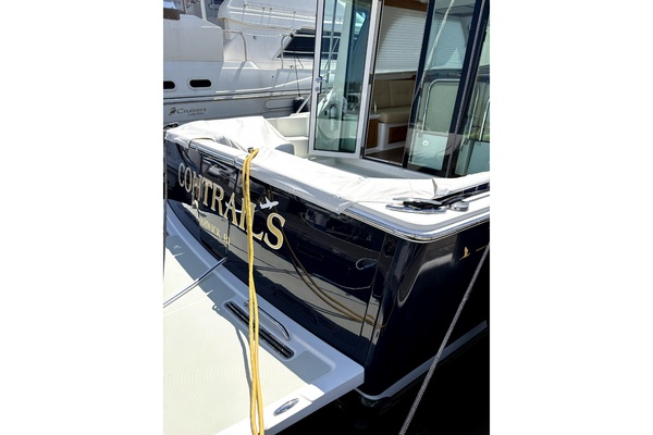 Contrails 37ft Back Cove Yacht For Sale