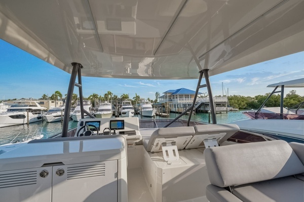 2023 Prestige 52