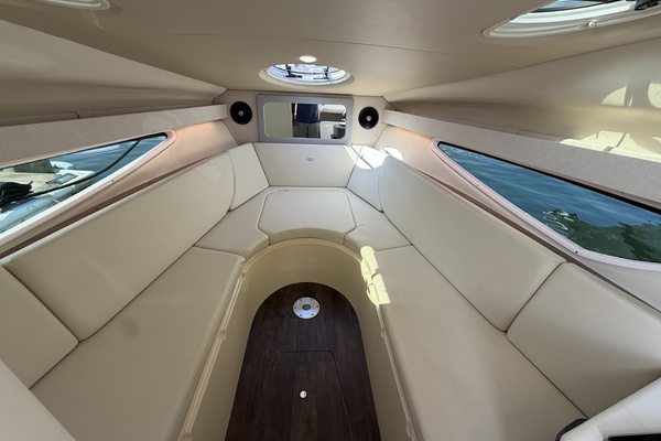 28ft Regal Yacht For Sale