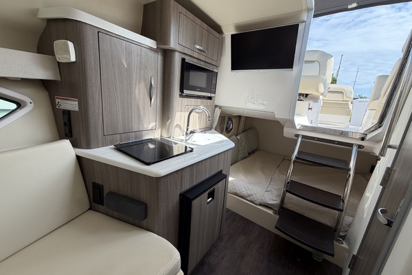 28ft Regal Yacht For Sale