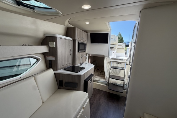 28ft Regal Yacht For Sale