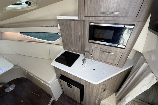 28ft Regal Yacht For Sale