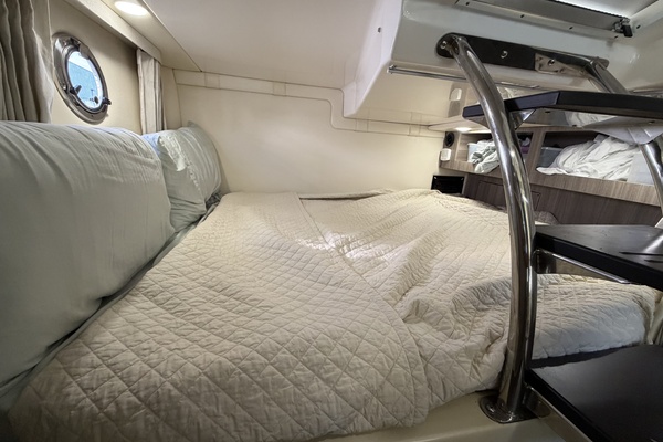 28ft Regal Yacht For Sale
