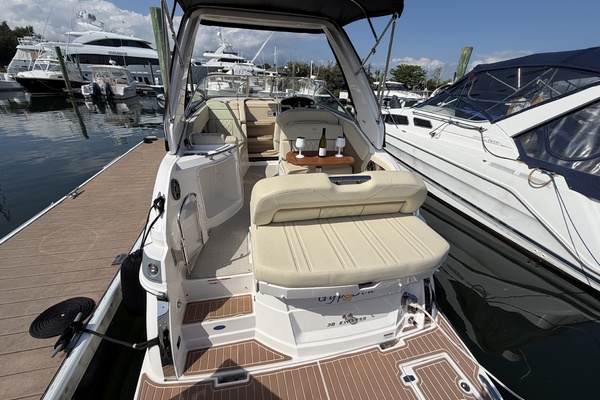 28ft Regal Yacht For Sale