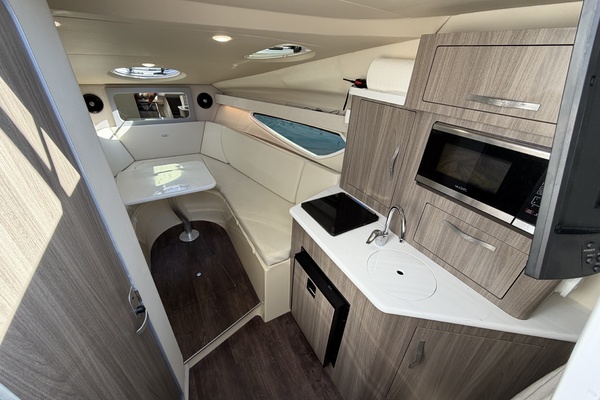 28ft Regal Yacht For Sale
