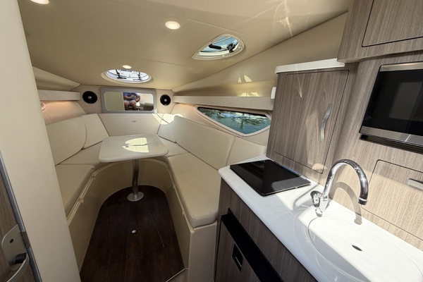 28ft Regal Yacht For Sale