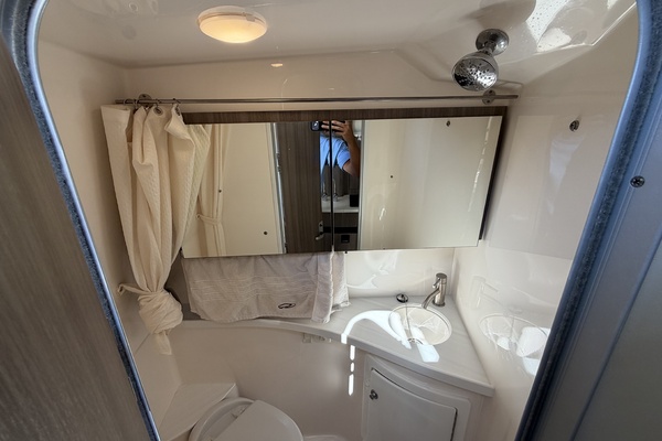 28ft Regal Yacht For Sale