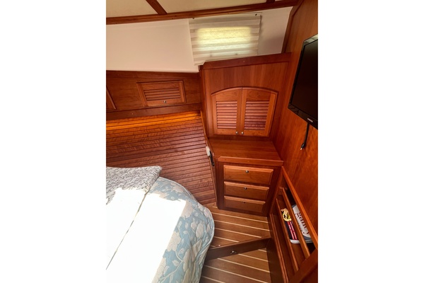 Inve ted 42ft Sabre Yacht For Sale