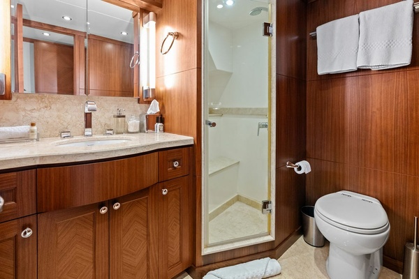 ONE SHOT 90ft Ocean Alexander Yacht For Sale