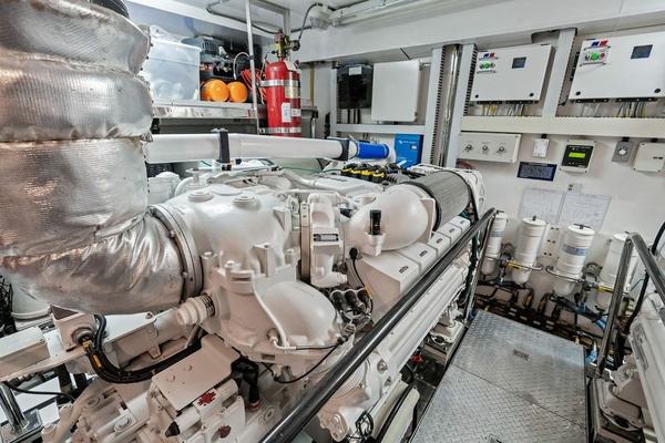 ONE SHOT 90ft Ocean Alexander Yacht For Sale