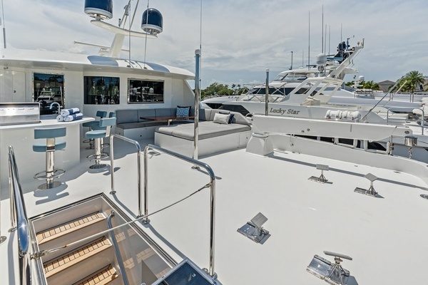 2012 Ocean Alexander 90