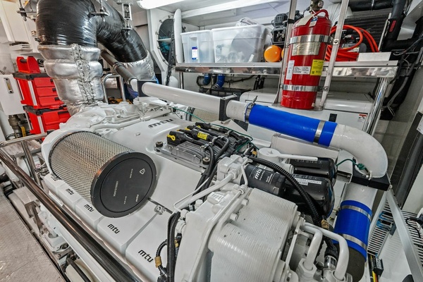 ONE SHOT 90ft Ocean Alexander Yacht For Sale