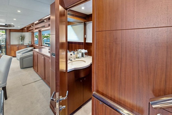 ONE SHOT 90ft Ocean Alexander Yacht For Sale