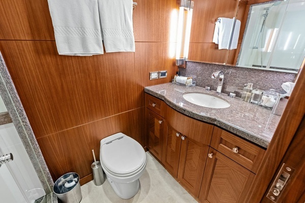 2012 Ocean Alexander 90