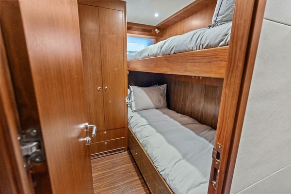 ONE SHOT 90ft Ocean Alexander Yacht For Sale