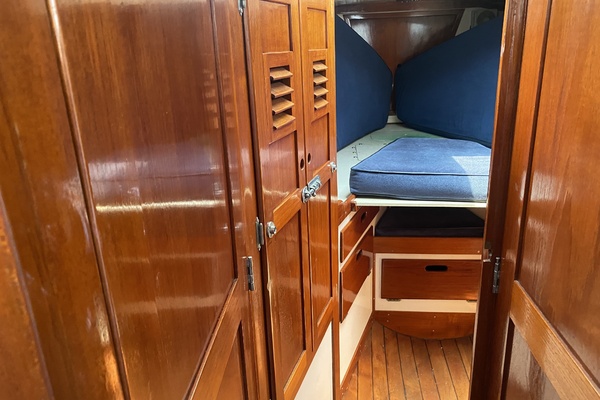 42ft Allied Yacht For Sale