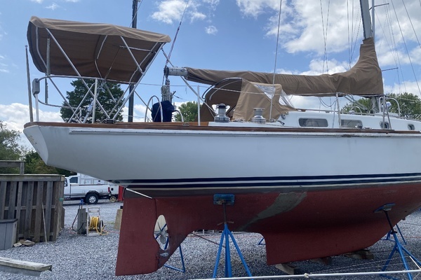 Photo of the 1977 Allied 42
