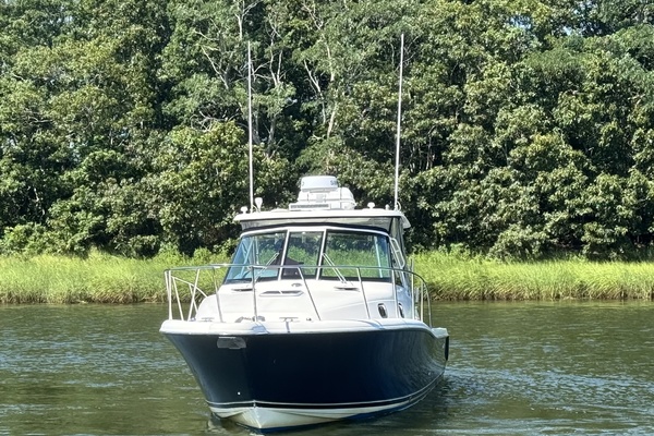 33ft Pursuit Yacht For Sale