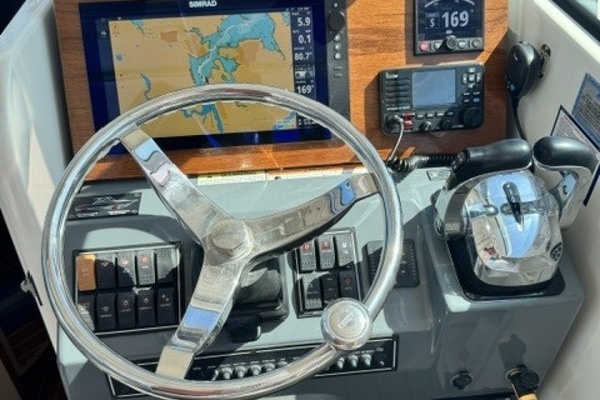 33ft Pursuit Yacht For Sale
