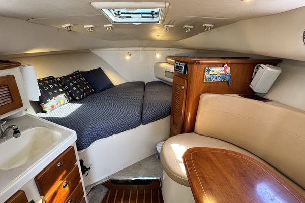 33ft Pursuit Yacht For Sale