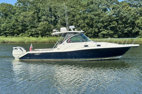 33ft Pursuit Yacht For Sale