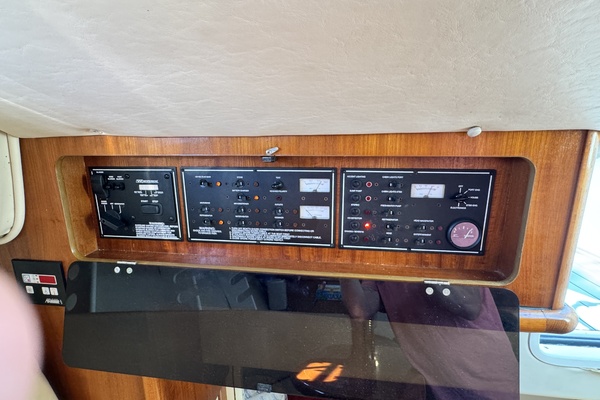 33ft Pursuit Yacht For Sale