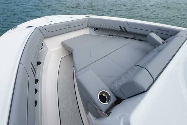 34ft Regal Yacht For Sale