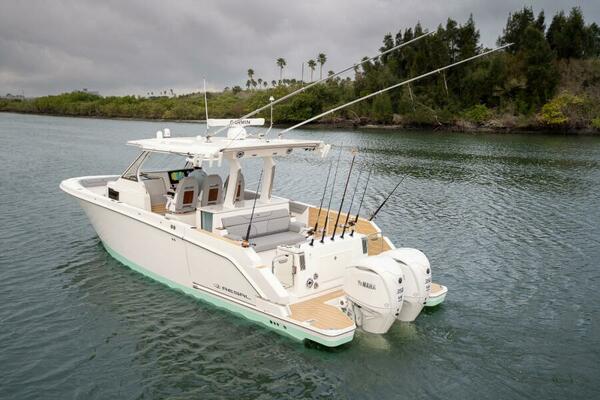 34ft Regal Yacht For Sale