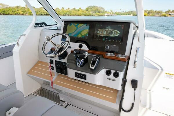 34ft Regal Yacht For Sale
