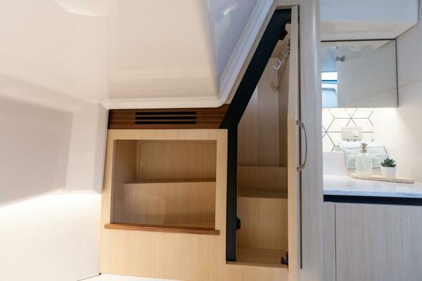 34ft Regal Yacht For Sale