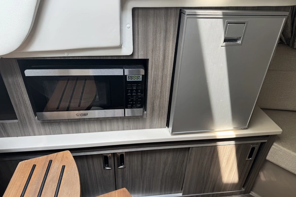 2025 Sea Ray 32