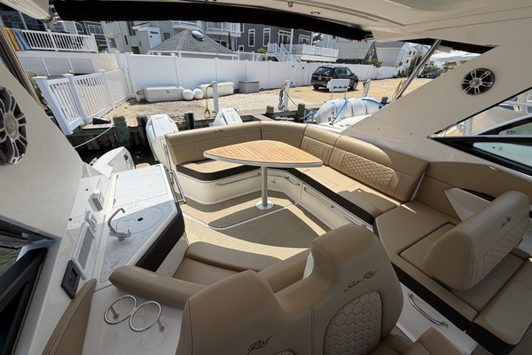 At Last  32ft Sea Ray Yacht For Sale
