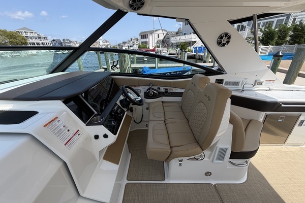 2025 Sea Ray 32