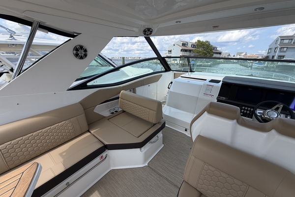 At Last  32ft Sea Ray Yacht For Sale