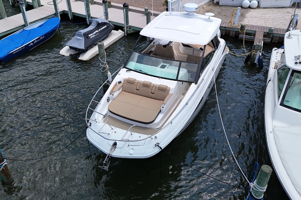At Last  32ft Sea Ray Yacht For Sale