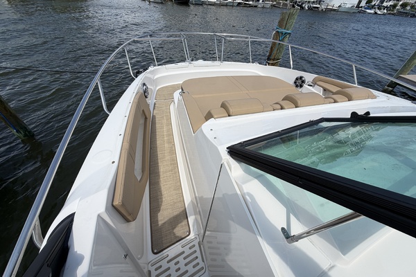 At Last  32ft Sea Ray Yacht For Sale