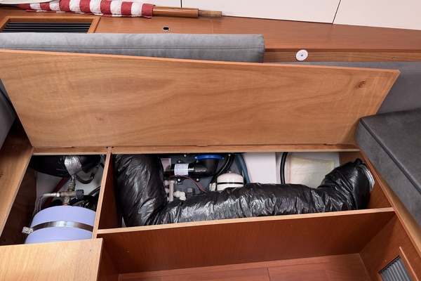 Mystique 37ft Beneteau Yacht For Sale