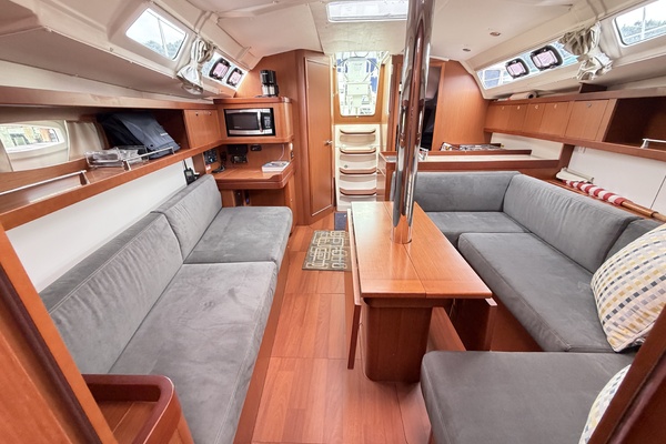 Mystique 37ft Beneteau Yacht For Sale