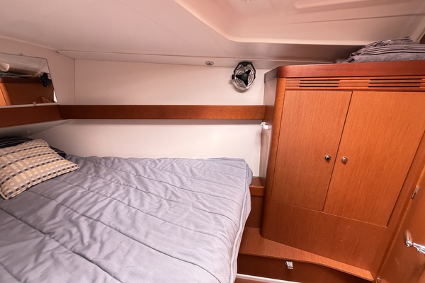 Mystique 37ft Beneteau Yacht For Sale