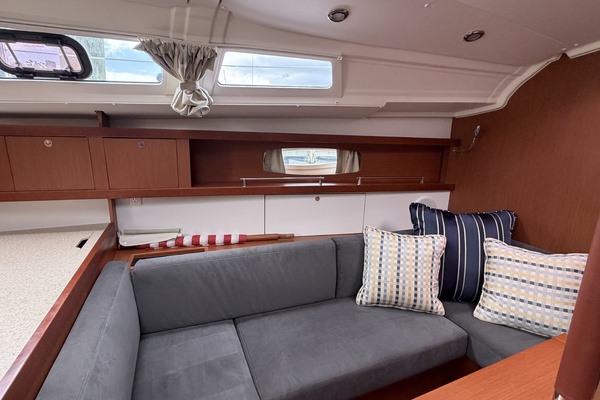 Mystique 37ft Beneteau Yacht For Sale