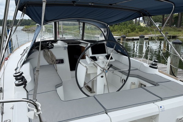 Mystique 37ft Beneteau Yacht For Sale