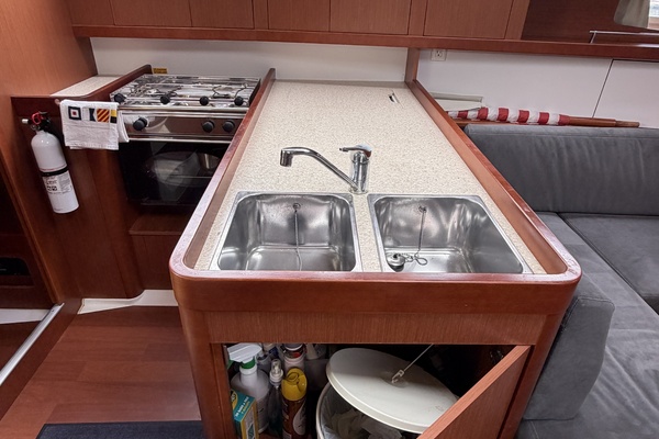 Mystique 37ft Beneteau Yacht For Sale
