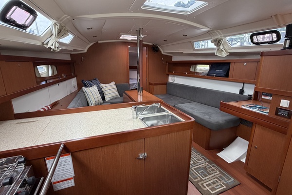 Mystique 37ft Beneteau Yacht For Sale