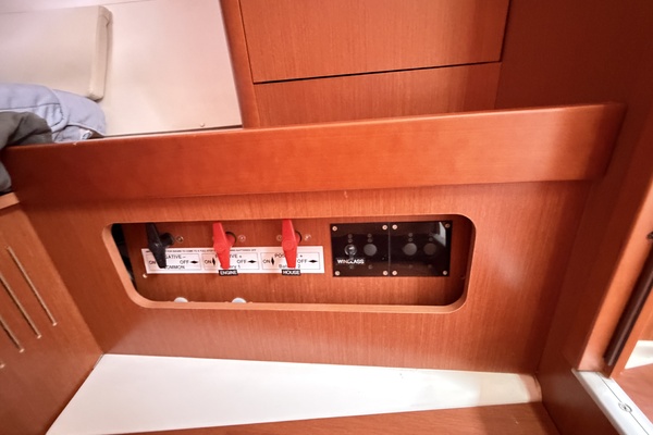 Mystique 37ft Beneteau Yacht For Sale