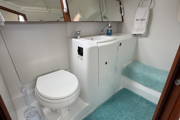 Mystique 37ft Beneteau Yacht For Sale