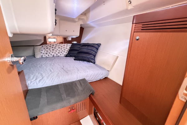 Mystique 37ft Beneteau Yacht For Sale